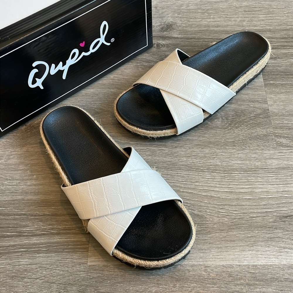Qupid white crocodile slides